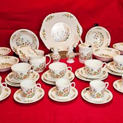 Large Aynsley Cottage Garden Set ,
