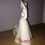 USA 954 Lady & Basket Figurine Image 6