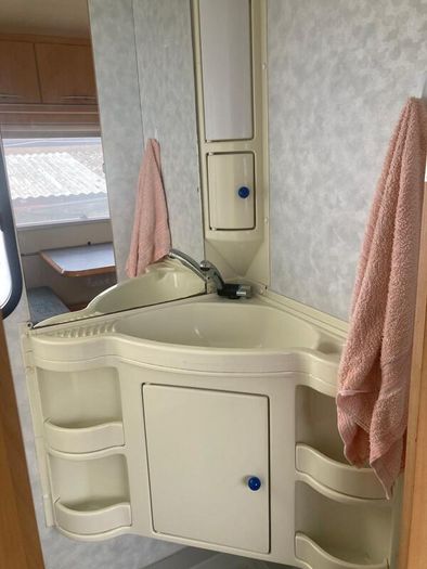 Caravan 2005 Adria Altea 502 DK | Perfect Lightweight Family 5-Berth (Fixed Bunks)
