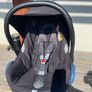 Maxi cosi cabriofix infant car seat and Easyfix isofix base bundle Image 2
