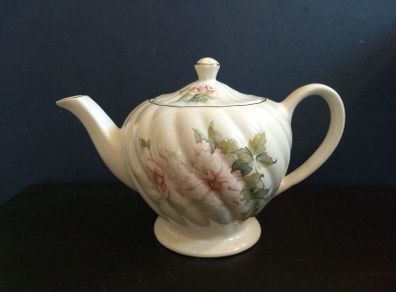 Beautiful Vintage English Made Teapot with a Lovely Whorled Pattern and a Blousy Floral Motif