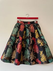 Elle & Elle Skirt size small - New