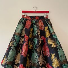 Elle & Elle Skirt size small - New
