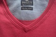 Baileys Golf Sweater, size Large.