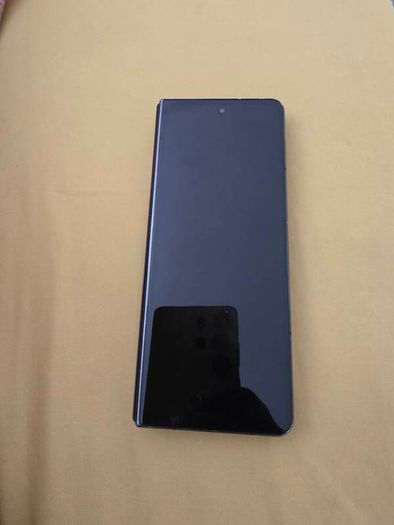 Samsung Galaxy Fold 4  512g (Can't open flat)