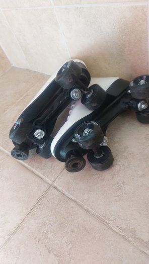 Roller Skates ( white ) Size 7