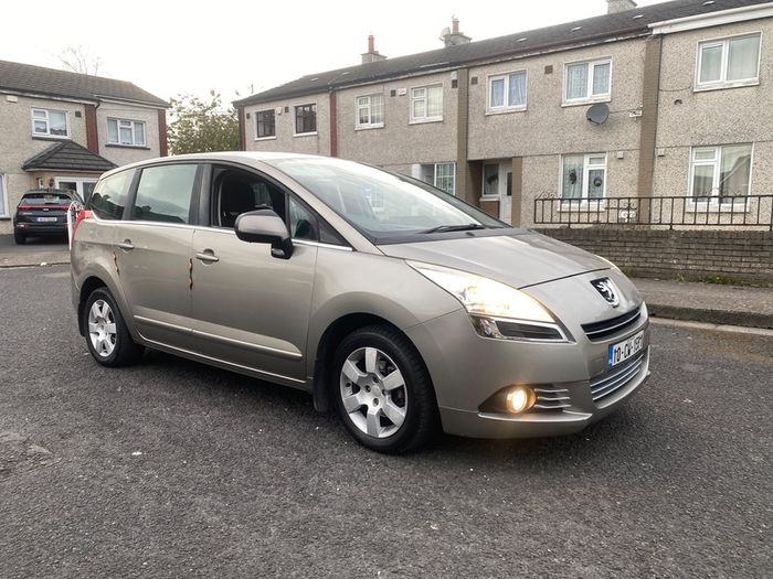 2010 Peugeot 5008