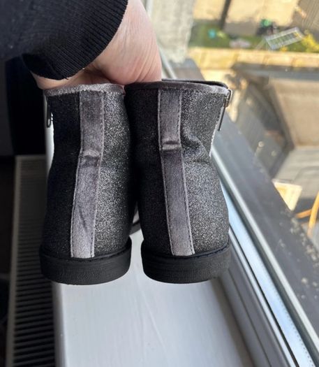 Girls Ankle boots size 4/37