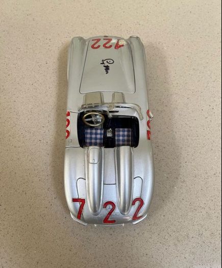 Mercedes 300 SLR 1/18 signed by Stirling Moss COA