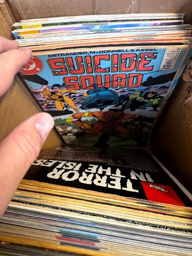 DC, Marvel Long Comic Box w 290 comics for Sale