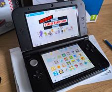 Nintendo 3DS XL boxed with 20 games