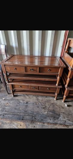 free pub hotel furniture