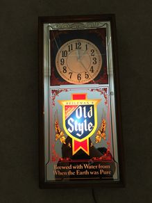 Old Style Heileman's Beer Lighted Mirror & Clock American