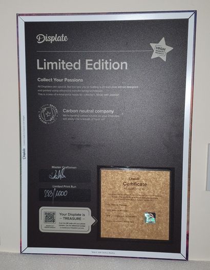 DISPLATE Alien vs Predator Limited Edition