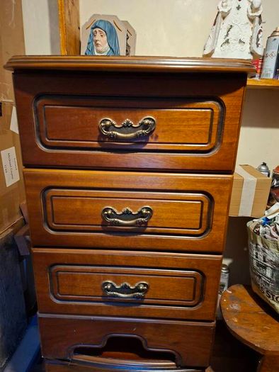 2 Bedside lockers
