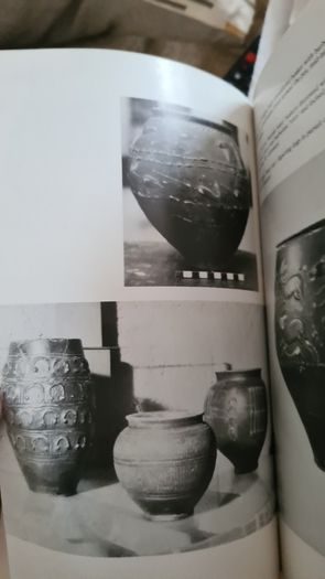 Interpreting Pottery By Anne Anderson.  FIRST EDITION. Paperback In Good Condition.