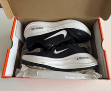 NIKE Men's Vomero Plus 7UK