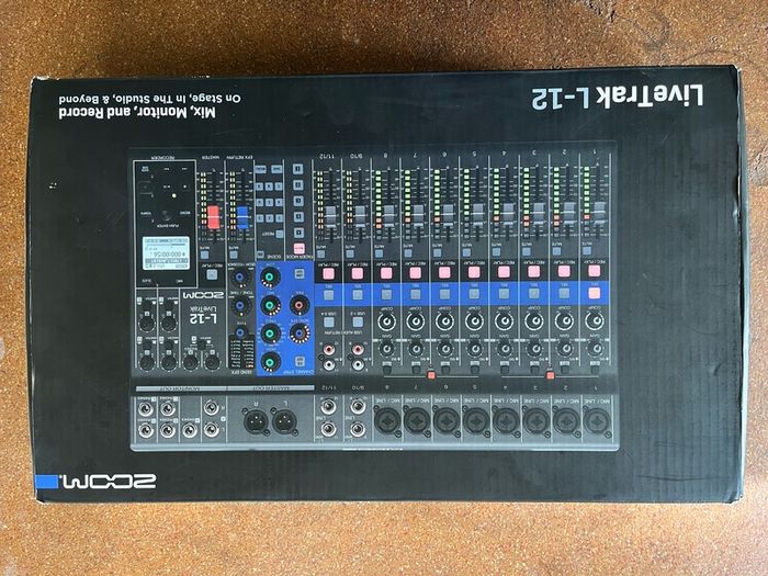 Zoom LiveTrak L-12
