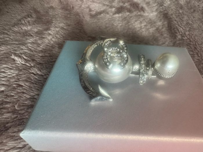 Chanel inspired silver tone large 6 cm anchor brooch Free post