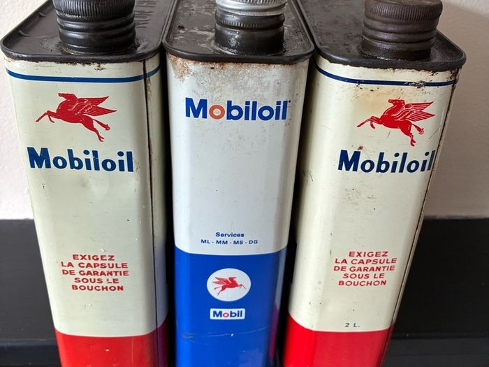 3 x Vintage Mobiloil 2L Oil Cans