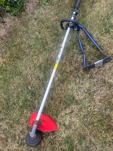 hedge strimmer