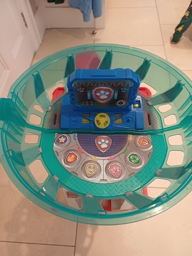 Paw patrol tower and 2 vehicles