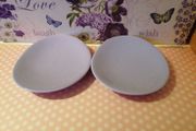 2 purple dishes