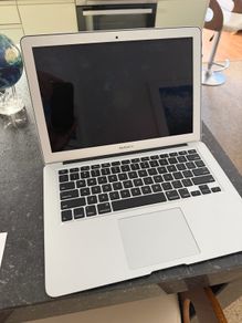 MacBook Air 13" (Early 2015 Intel Core i5)
