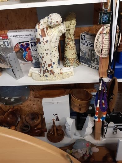 Figurines