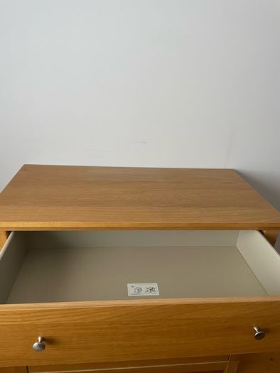 chest of drawers