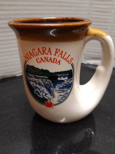 Vintage Horn Shaped Souvenir Cup / Niagara Falls