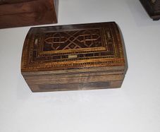Trinket box inlaid