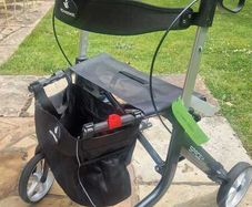 Lightweight foldable rollator