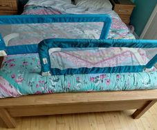 Bed safety railing