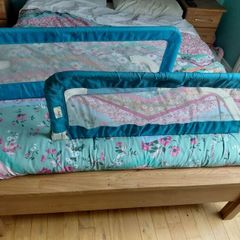 Bed safety railing