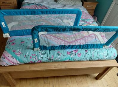 Bed safety railing