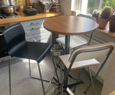 Bar table & 3 Stools