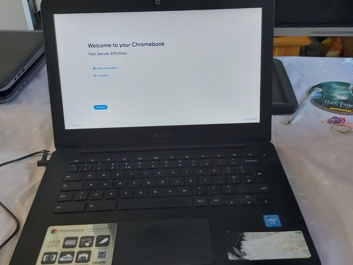 ASUS ChromeBook, Model C300S, Powerwashed and reset