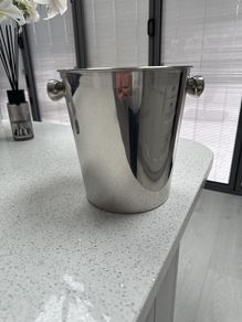 Ice bucket