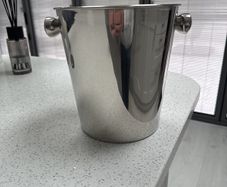 Ice bucket