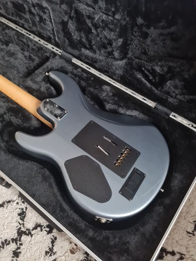 Musicman Luke II in Luke Blue