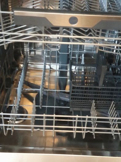 Nearly new dishwasher