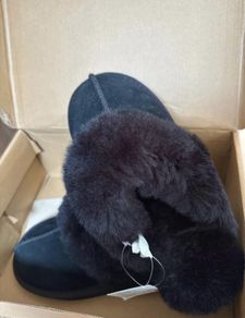 Leather slippers