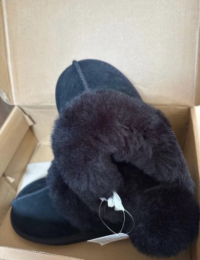 Leather slippers