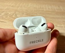 Apple AirPods Pro 1st Gen For Parts or Repair