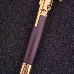 Bolt action pen, walnut.