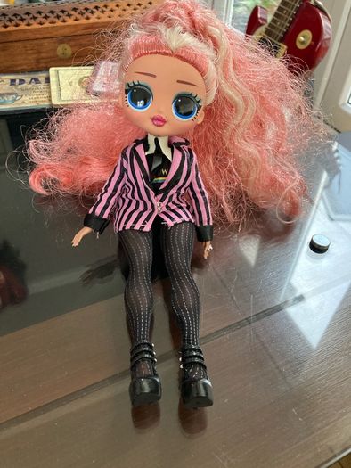 2 OMG dolls