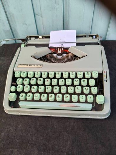 Hermes Baby Vintage Typewriter