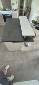 kitchen island  and 2 stools