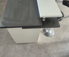 kitchen island  and 2 stools